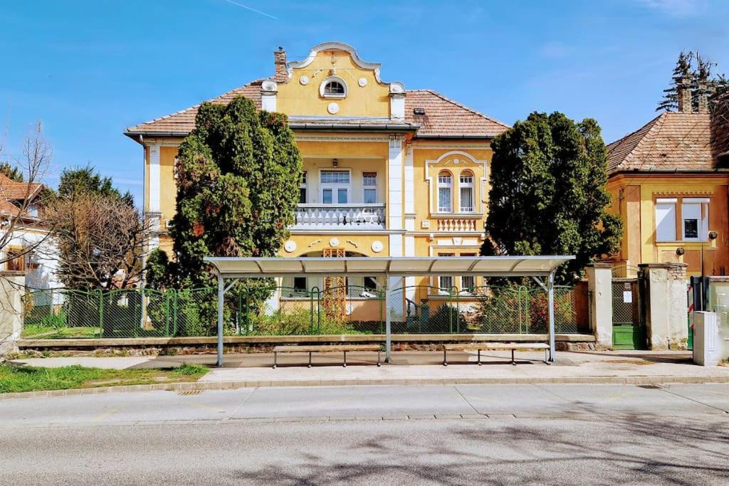 Romantic Villa - Pápa المظهر الخارجي الصورة